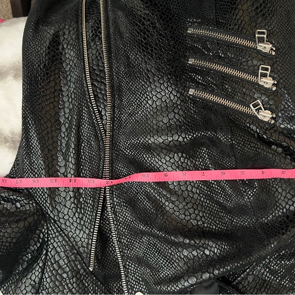 Zipper Reptile print Jacket - Picture 6 of 9